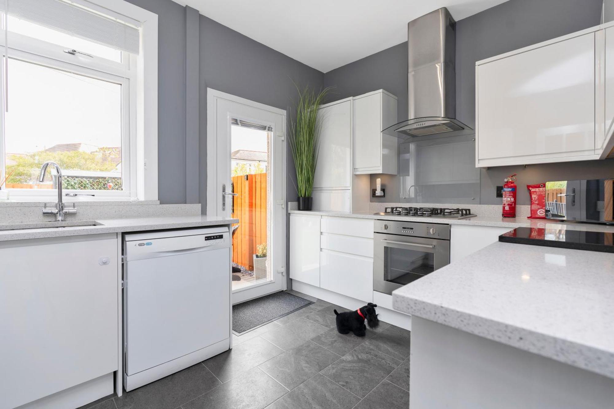 Crewe Apartment - 2 Bed, Free Off Street Parking And Private Garden Edimburgo Esterno foto