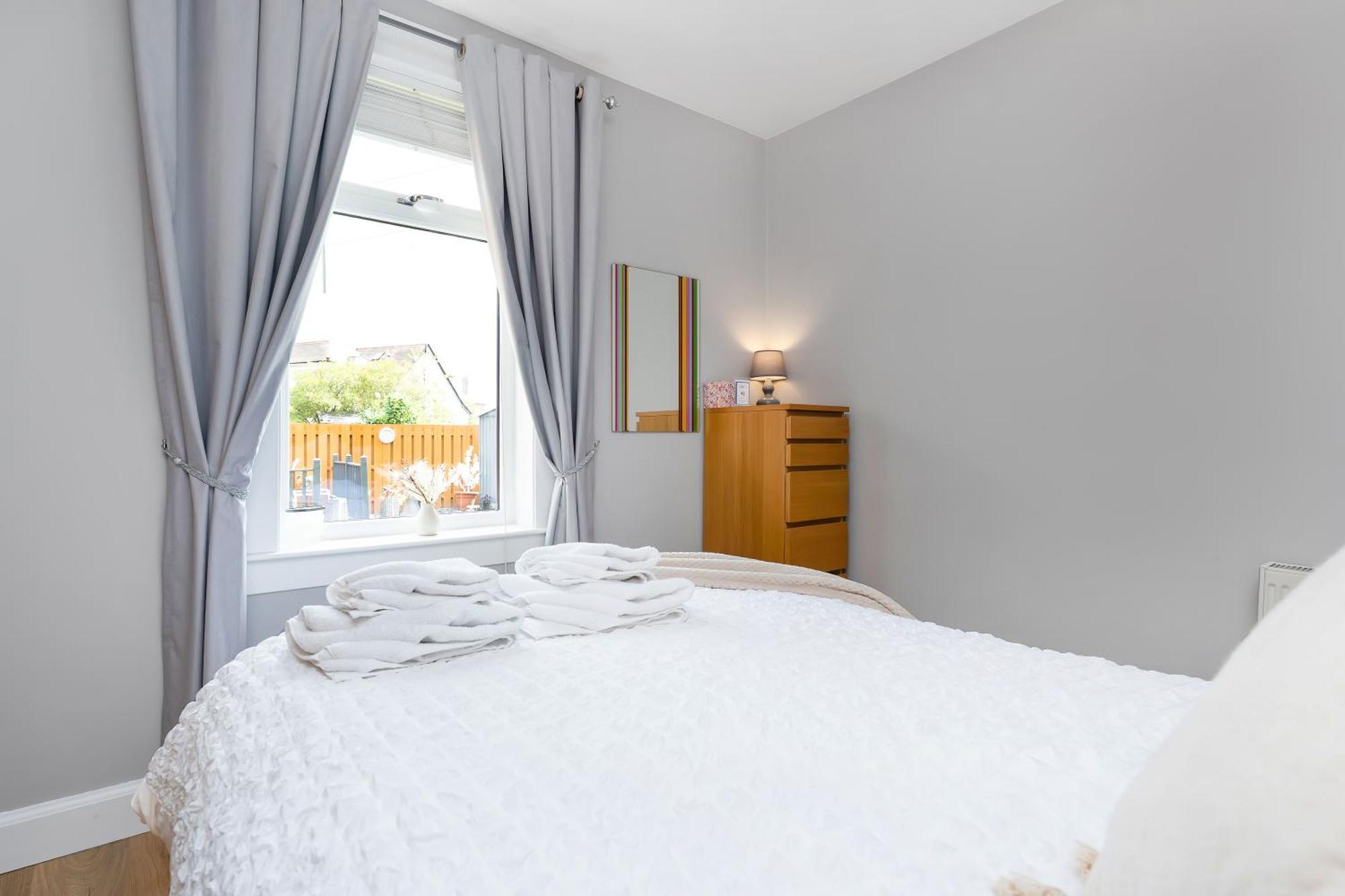 Crewe Apartment - 2 Bed, Free Off Street Parking And Private Garden Edimburgo Esterno foto
