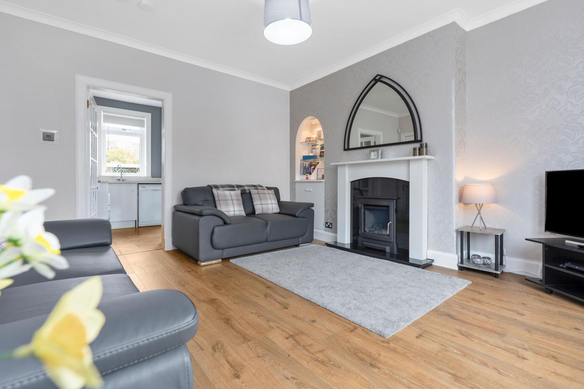 Crewe Apartment - 2 Bed, Free Off Street Parking And Private Garden Edimburgo Esterno foto